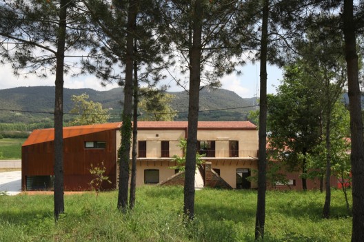 Fire Station In Girona / Mizien