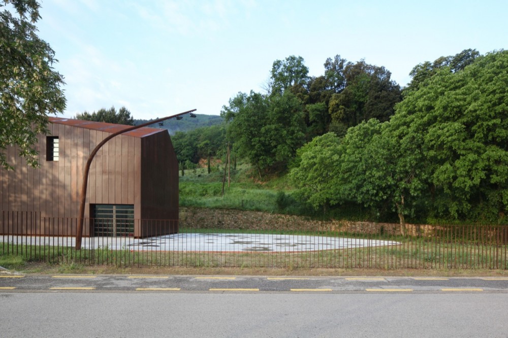Fire Station in Girona / MIZIEN