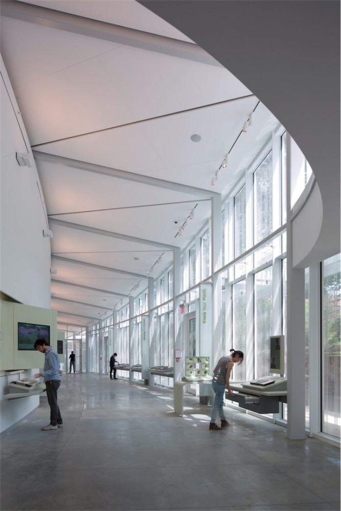 Brooklyn Botanic Garden Visitor Center Opens to the Public