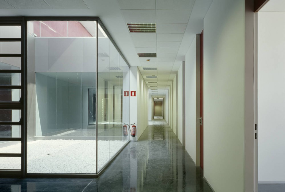 Universidad Politecnica de Valencia Expansion / Corell Monfort Palacios Arquitectos