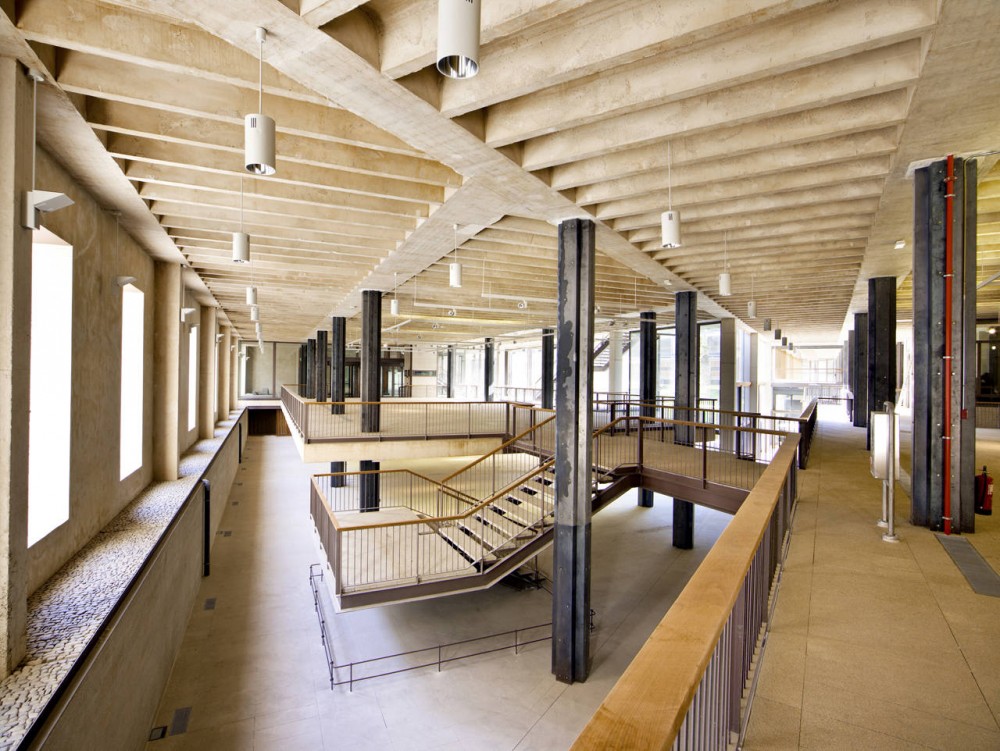 Escuelas Pias de San Anton / Estudio Gonzalo Moure
