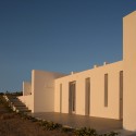The Edge Summer Houses / React Architects The Edge Summer Houses / React Architects © Elias Chandelis