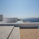 The Edge Summer Houses / React Architects The Edge Summer Houses / React Architects © Elias Chandelis