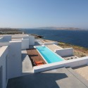 The Edge Summer Houses / React Architects The Edge Summer Houses / React Architects © Elias Chandelis