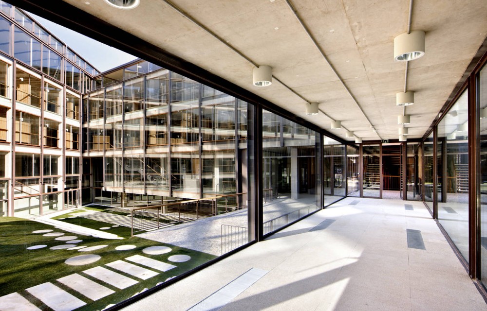 Escuelas Pias de San Anton / Estudio Gonzalo Moure