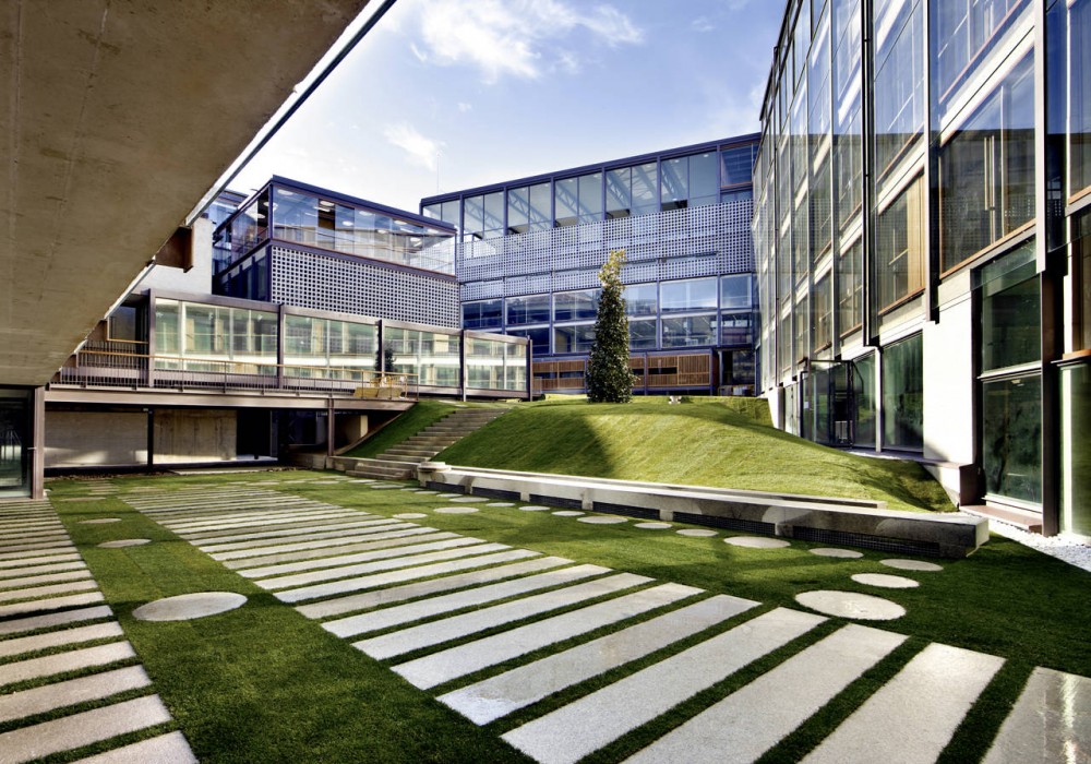 Escuelas Pias de San Anton / Estudio Gonzalo Moure