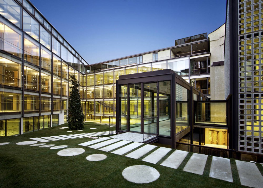 Escuelas Pias de San Anton / Estudio Gonzalo Moure