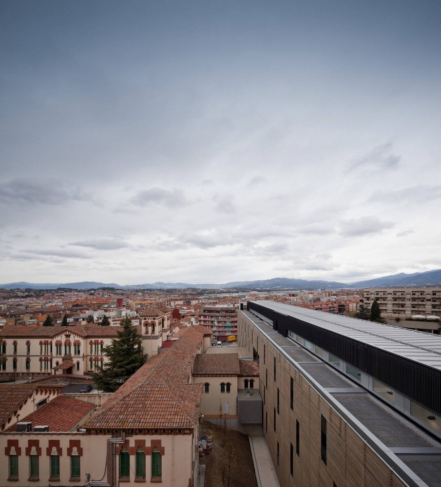Hospital-Asilo of Granollers / Pinearq