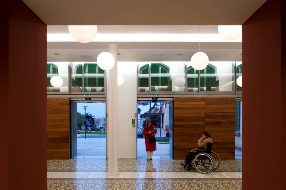 Hospital-Asilo of Granollers / Pinearq