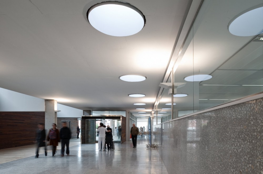 Hospital of Sant Joan Despi Doctor Moises Broggi / Brullet-De Luna Arquitectes + Pinearq