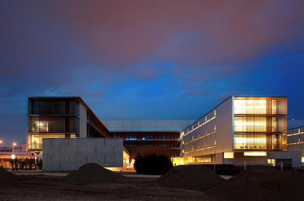 Hospital of Sant Joan Despi Doctor Moises Broggi / Brullet-De Luna Arquitectes + Pinearq