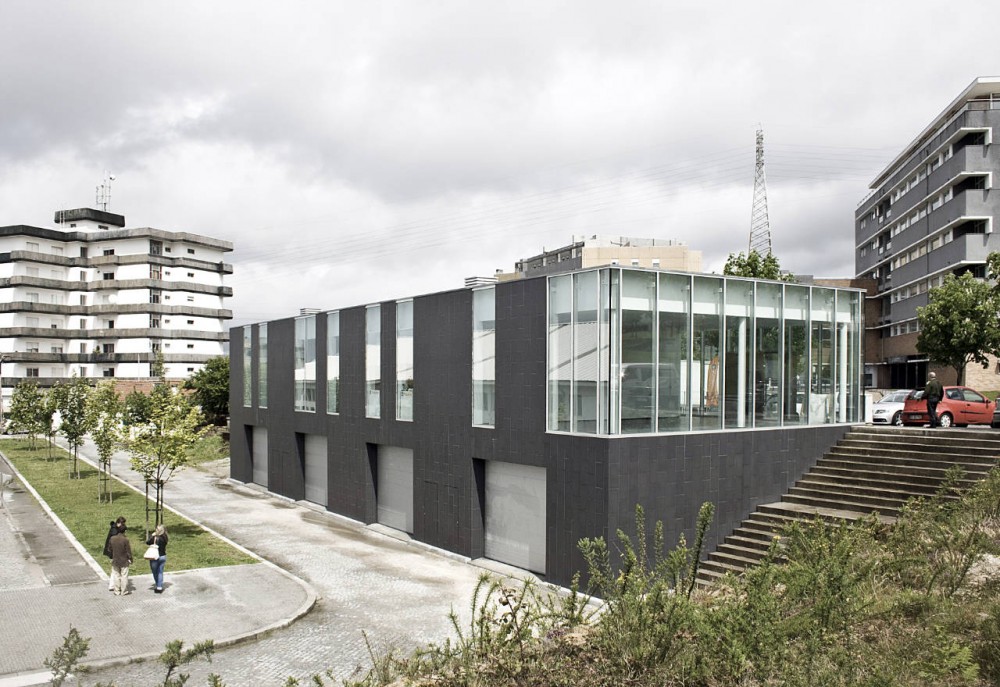Maia Commercial Gallery / 100 Planos Arquitectura