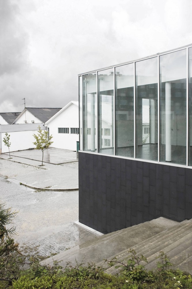 Maia Commercial Gallery / 100 Planos Arquitectura
