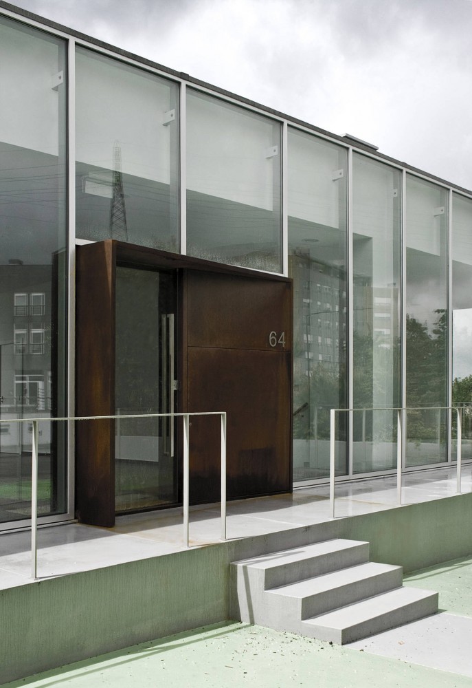 Maia Commercial Gallery / 100 Planos Arquitectura