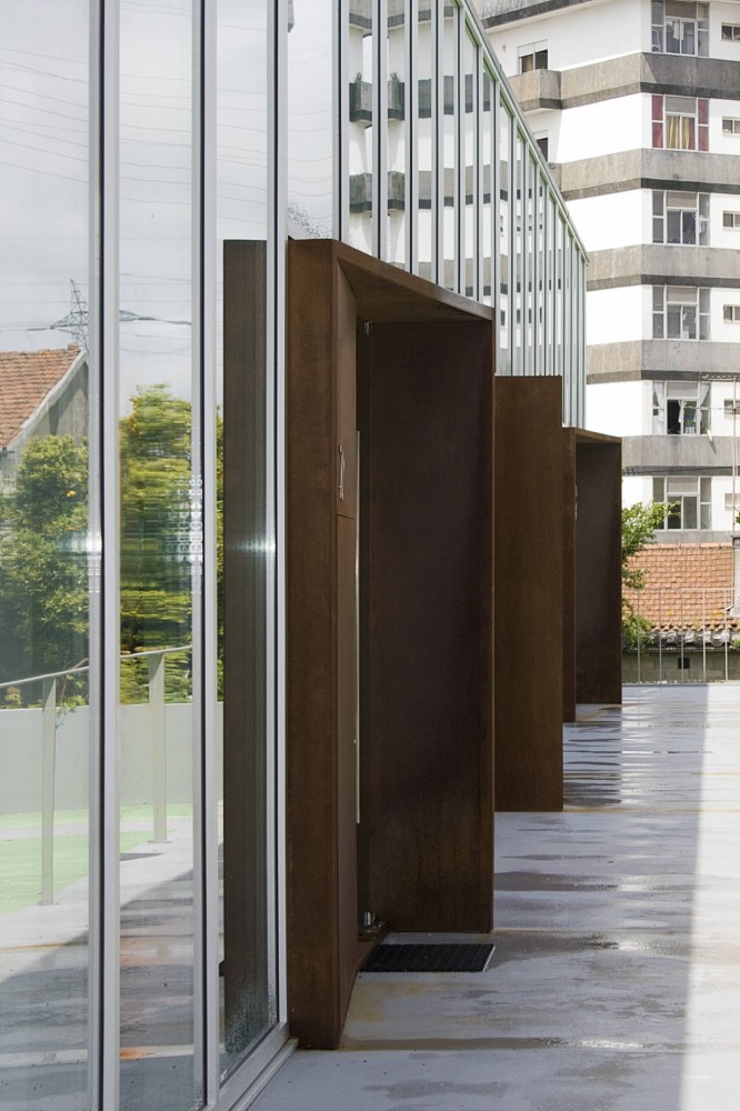Maia Commercial Gallery / 100 Planos Arquitectura