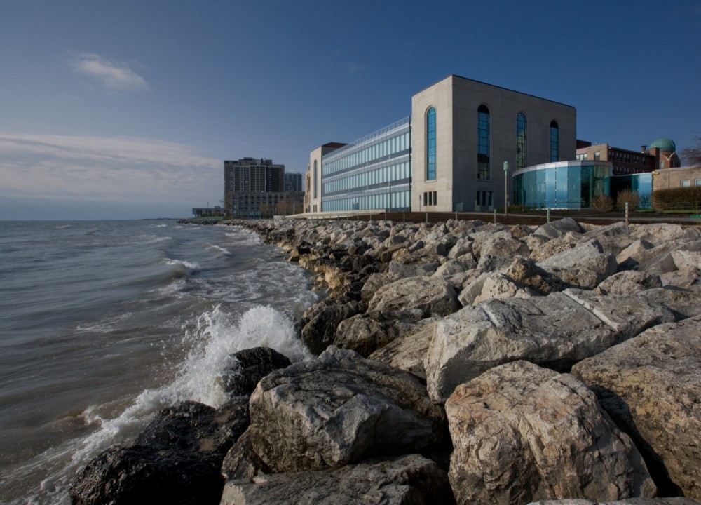 The Richard J. Klarchek Information Commons / Solomon Cordwell Buenz