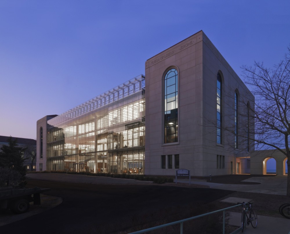 The Richard J. Klarchek Information Commons / Solomon Cordwell Buenz