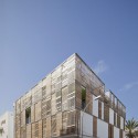 Latticework Apartment Block / Juana Canet Arquitectos Latticework Apartment Block / Juana Canet Arquitectos © Jaime Sicilia