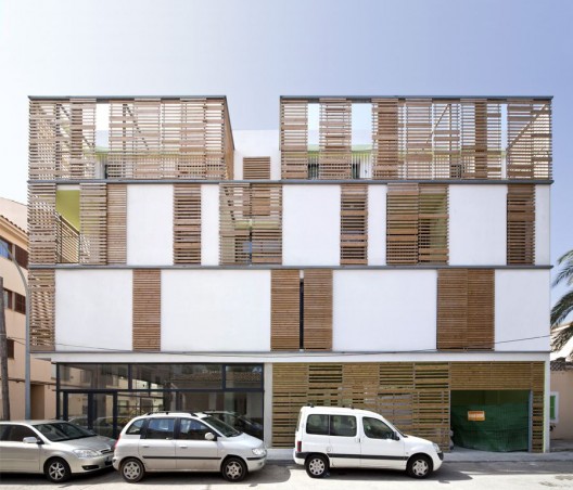 Latticework Apartment Block / Juana Canet Arquitectos