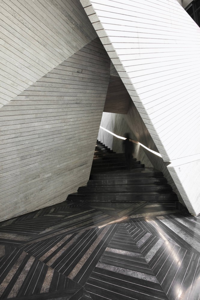 Chongqing Mountain & City Sales Office / One Plus Partnership