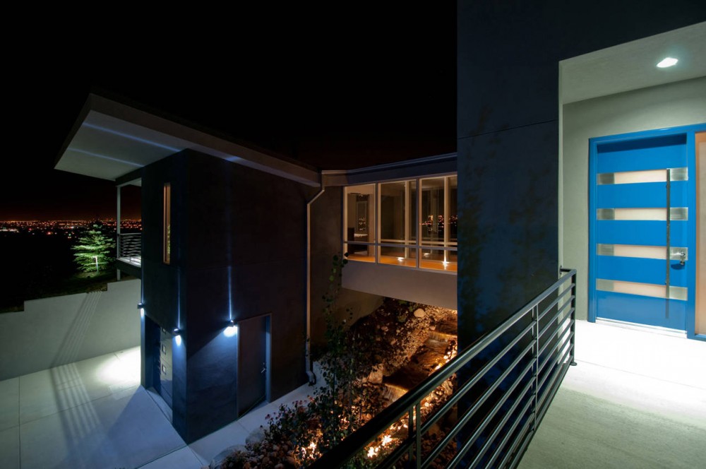 Hilltop House / Studio HT