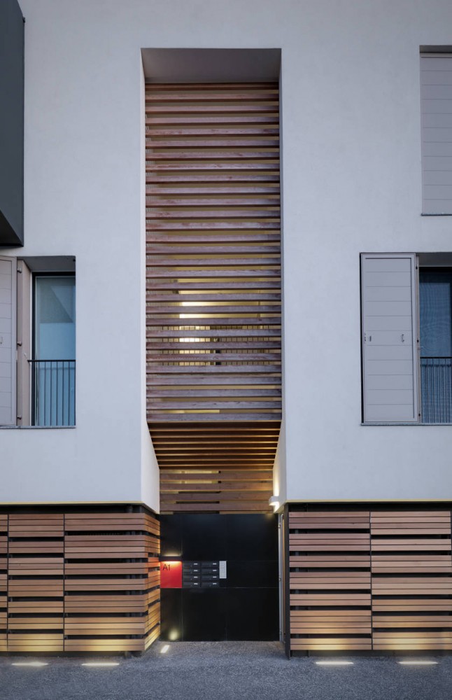 Residencial-Commercial Building In Azzate / Park Associati