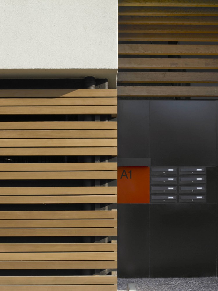 Residencial-Commercial Building In Azzate / Park Associati