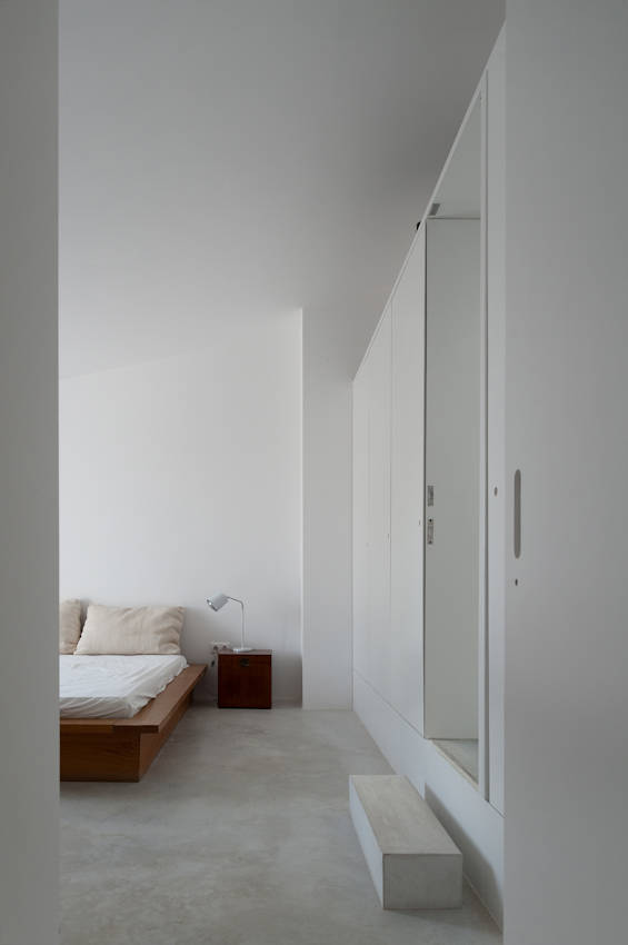 House of Agostos / Pedro Domingos Arquitectos