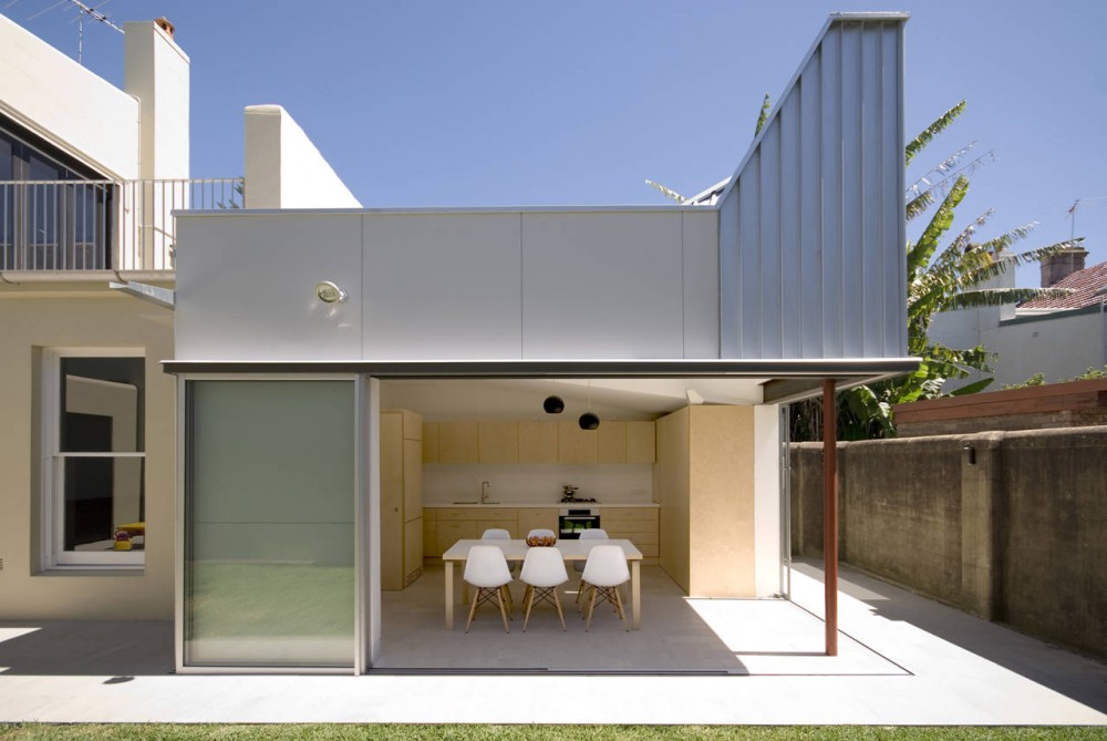House 6 / Welsh & Major