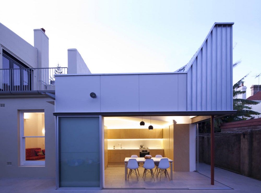 House 6 / Welsh & Major