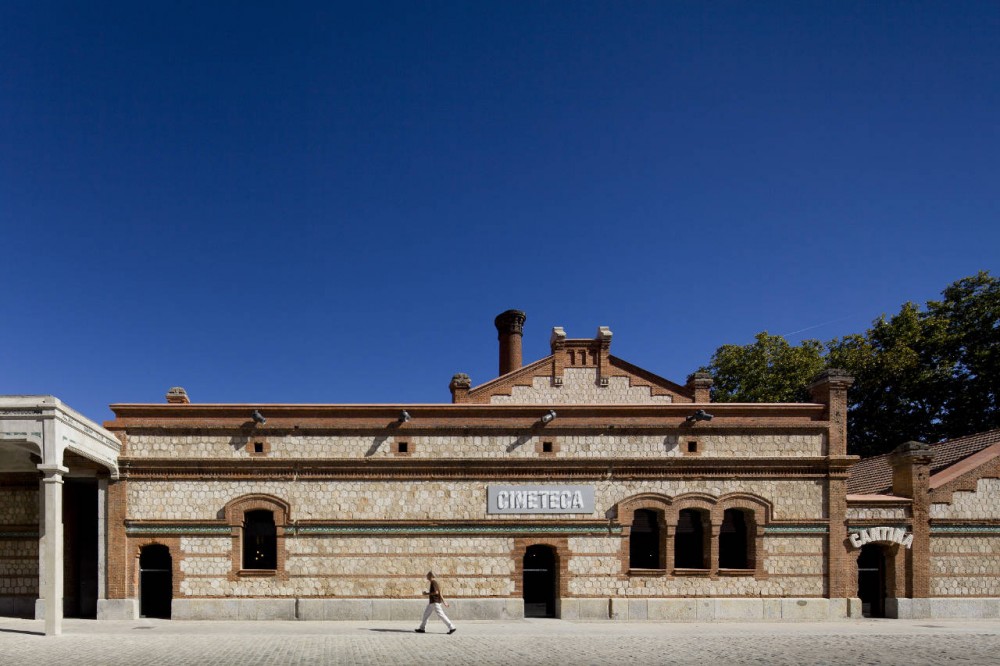 Cinema Center in Matadero de Legazpi / ch+qs arquitectos