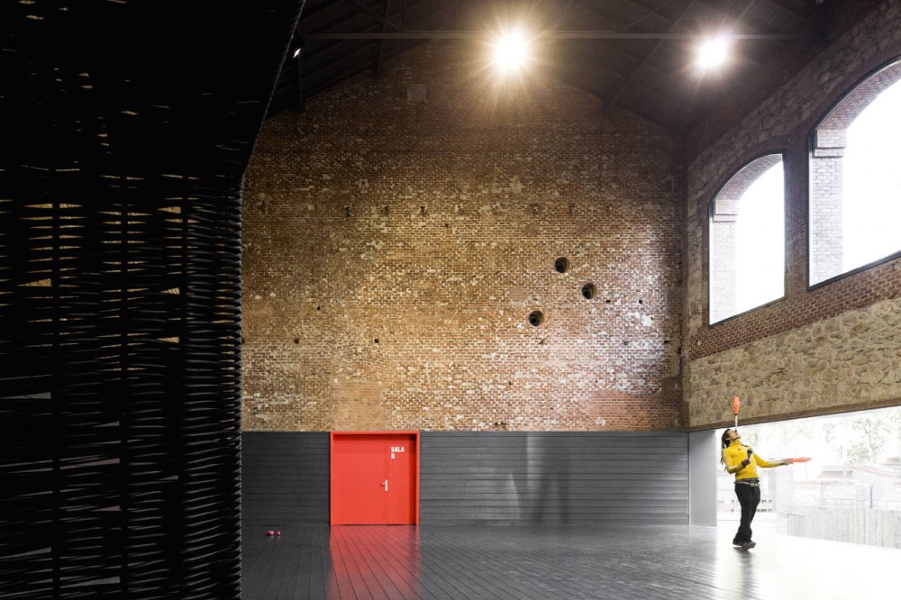 Cinema Center in Matadero de Legazpi / ch+qs arquitectos