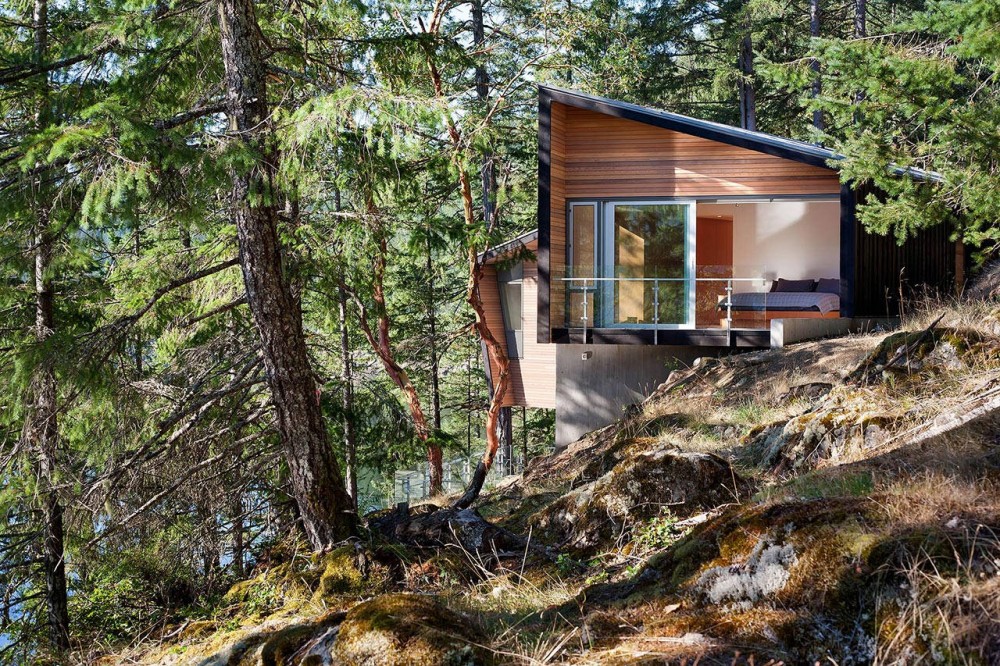 Gambier Island Retreat / BattersbyHowat Architects