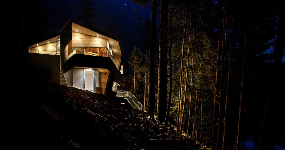 Gambier Island Retreat / BattersbyHowat Architects