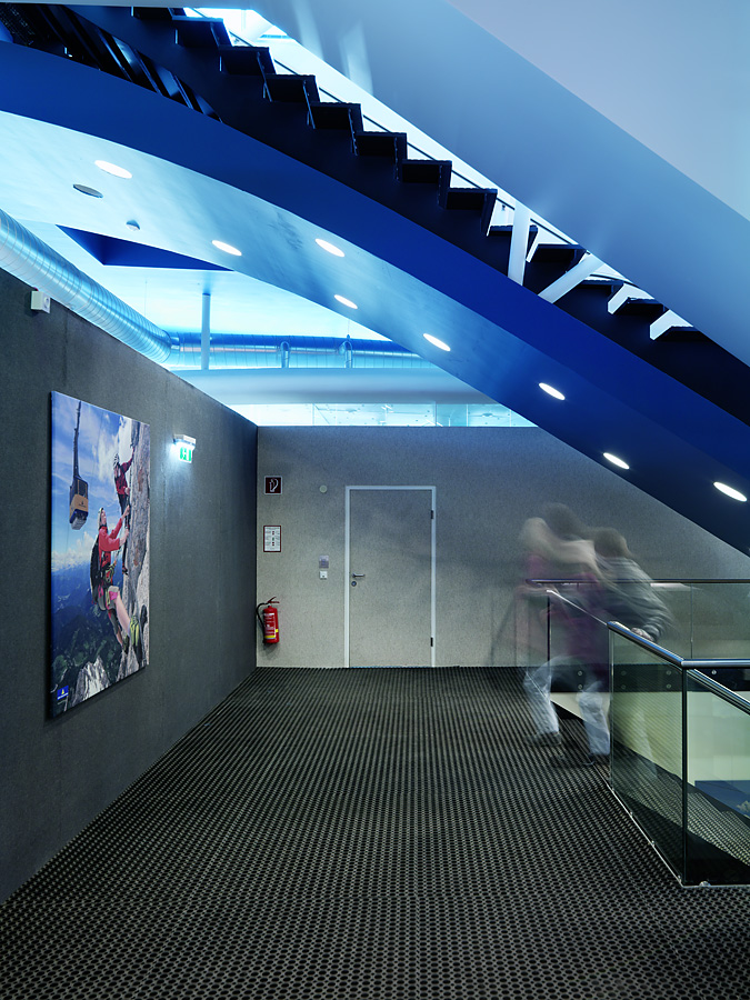 Skiterminal Schladming / HOFRICHTER-RITTER Architects