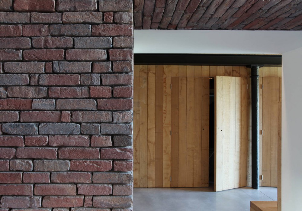 House DM / Lensass Architects