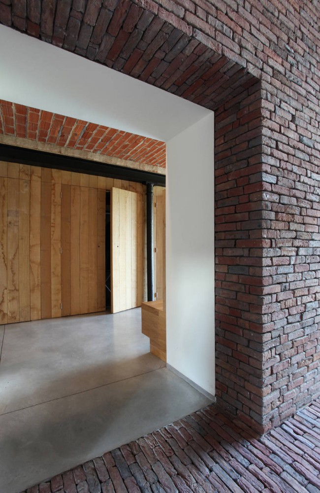 House DM / Lensass Architects