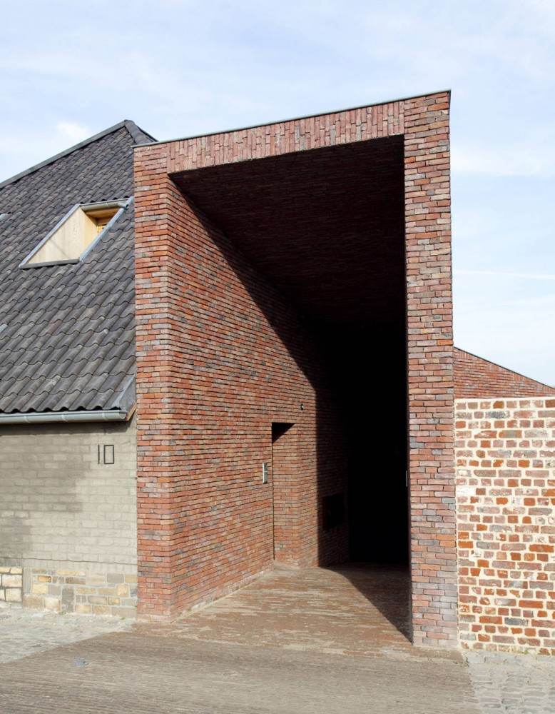 House DM / Lensass Architects