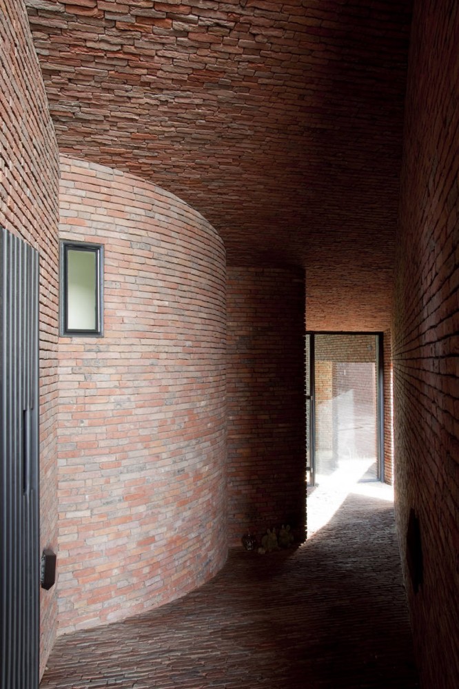 House DM / Lensass Architects