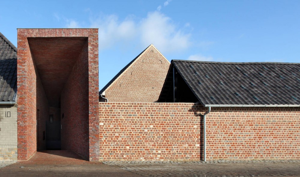 House DM / Lensass Architects