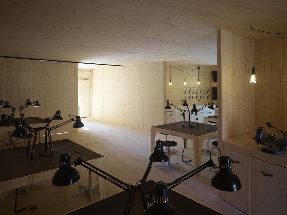 Golden Workshop / Modulorbeat Ambitious Urbanists & Planners