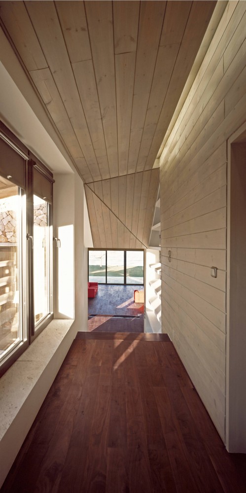 Rodia Stone House / Nikos Smyrlis Architect