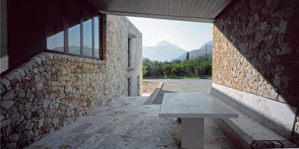 Rodia Stone House / Nikos Smyrlis Architect