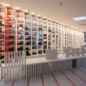 Camper's House of Shoes / Shigeru Ban Architects + Dean Maltz Architect (13) Courtesy of Camper