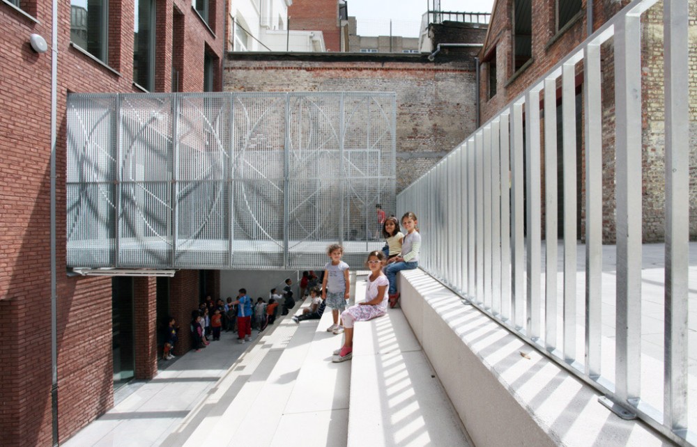 Sint-Gillis / Lensass Architects