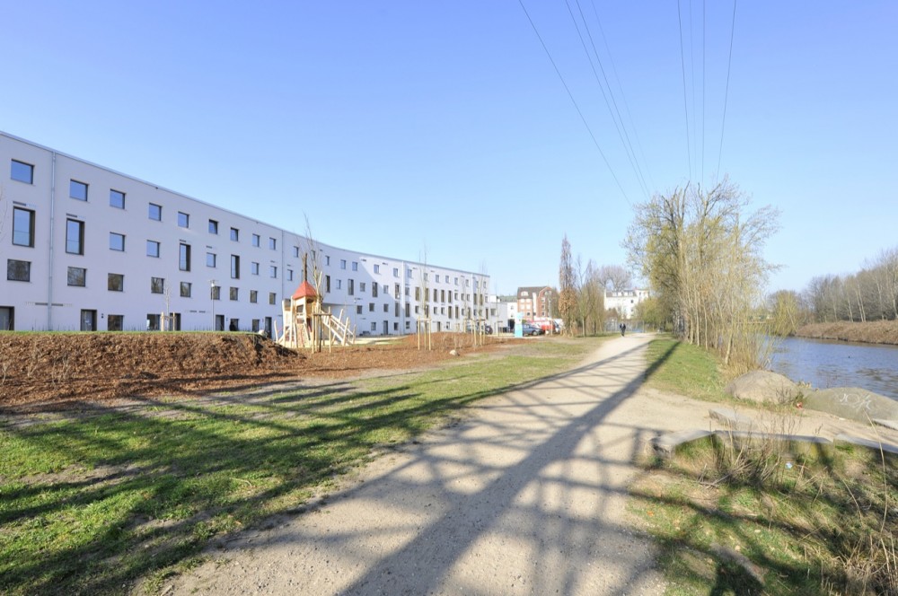 Passive House Plus / Onix & Kunst + Herbert