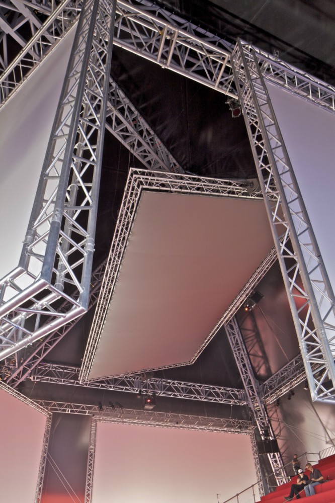 Kanye West’s seven-screen pavilion / OMA