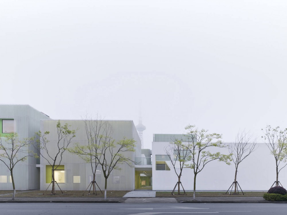 Youth Center of Qingpu / Atelier Deshaus