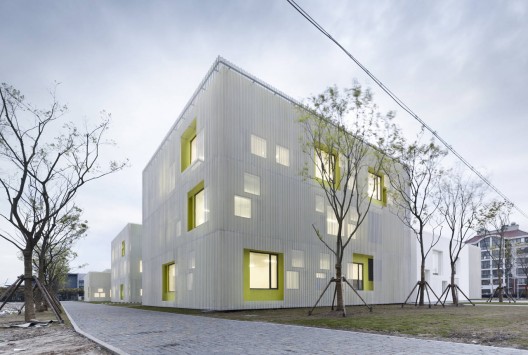 Youth Center of Qingpu / Atelier Deshaus