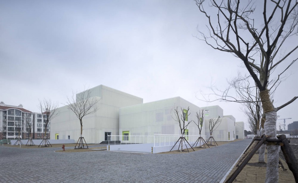 Youth Center of Qingpu / Atelier Deshaus